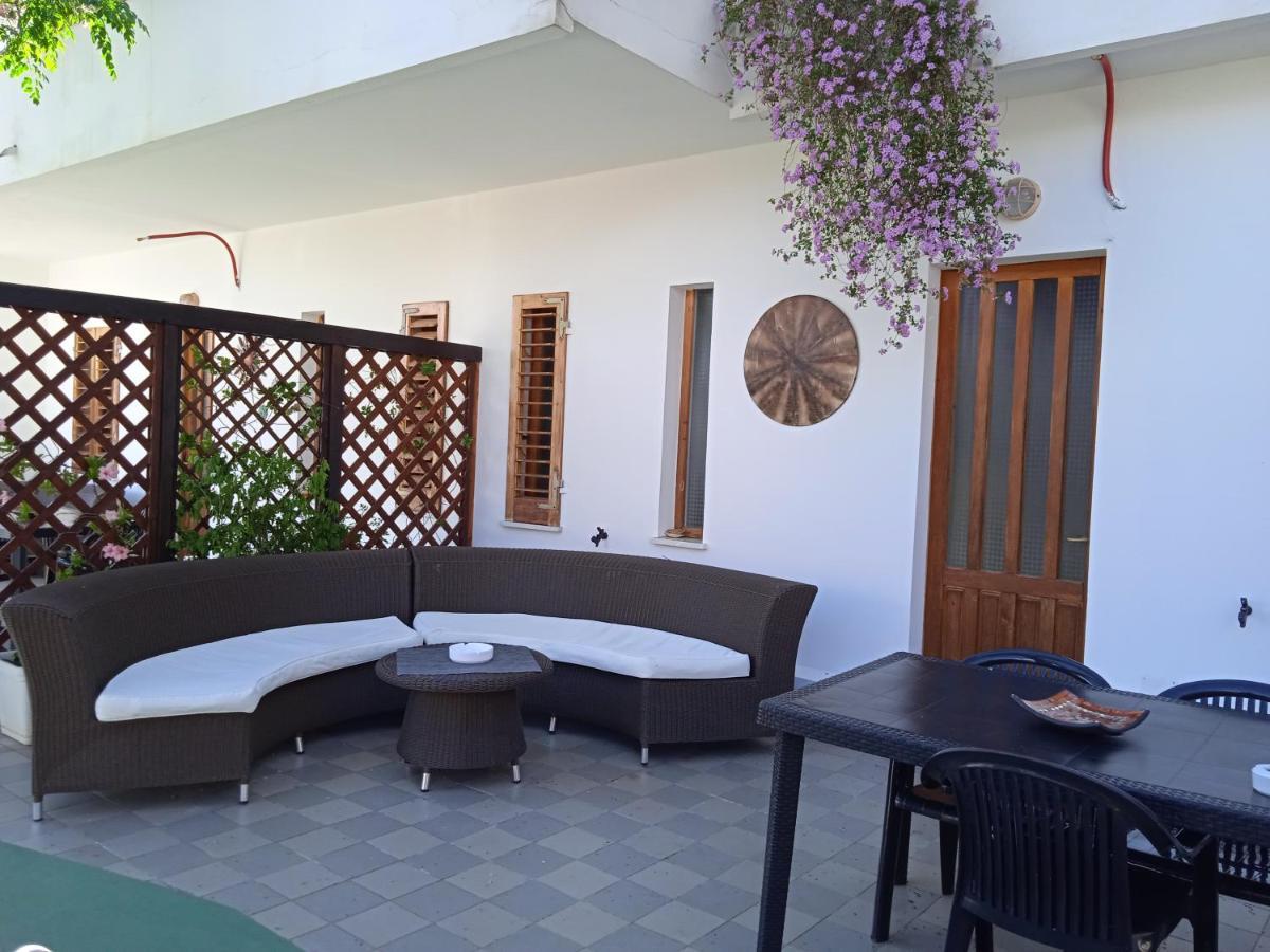 Guest House Oleandro Santa Maria Navarrese Exterior foto