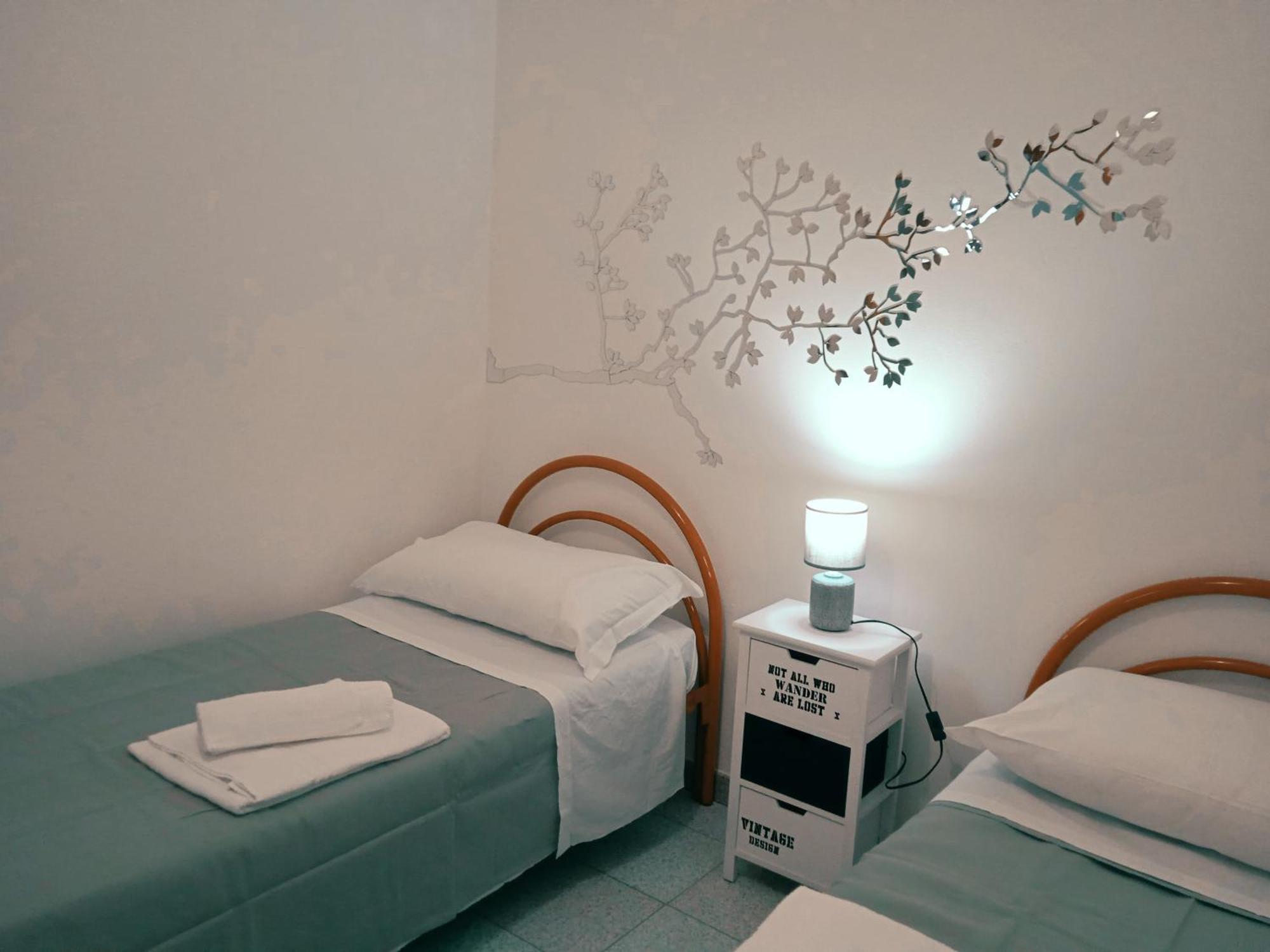 Guest House Oleandro Santa Maria Navarrese Habitación foto